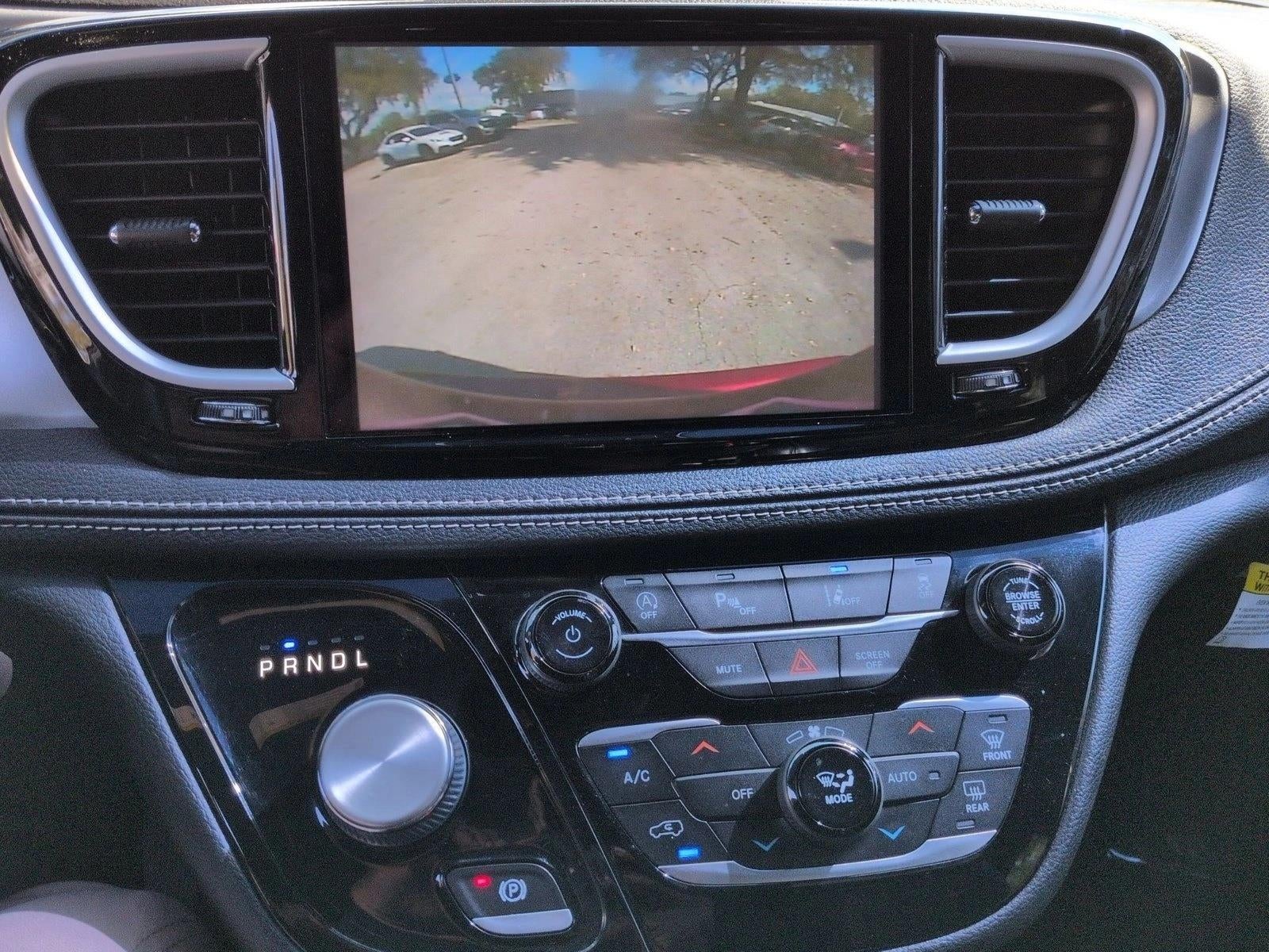 2021 Chrysler Pacifica Touring L FWD