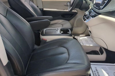 2022 Chrysler Pacifica Touring L FWD