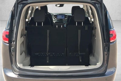 2022 Chrysler Pacifica Touring L FWD