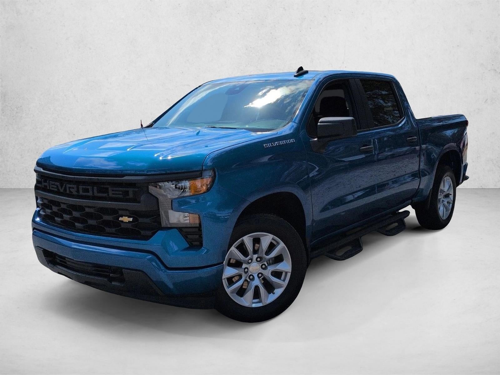 2022 Chevrolet Silverado 1500 Crew Cab Short Box 2-Wheel Drive Custom