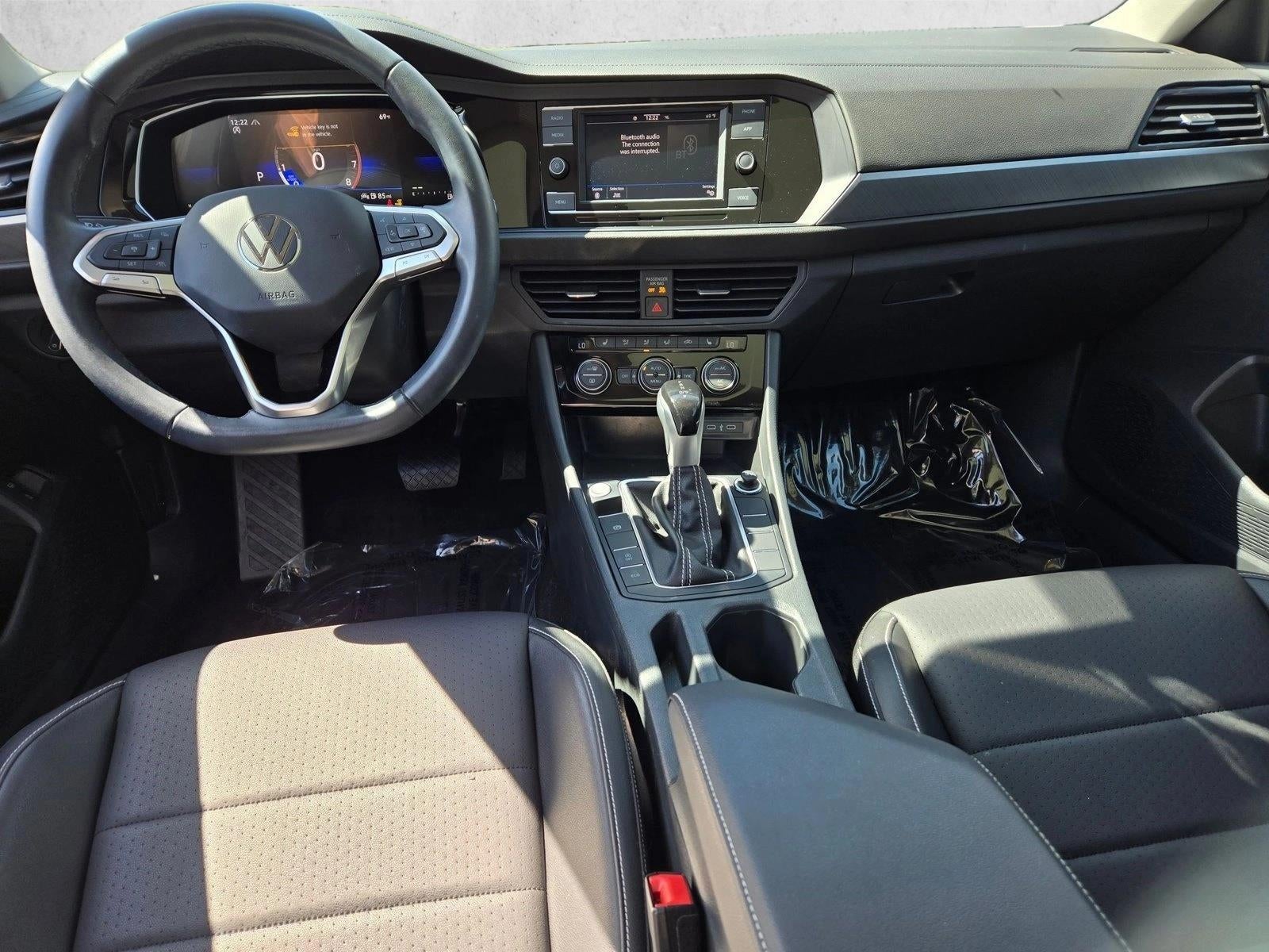 2023 Volkswagen Jetta SE Auto