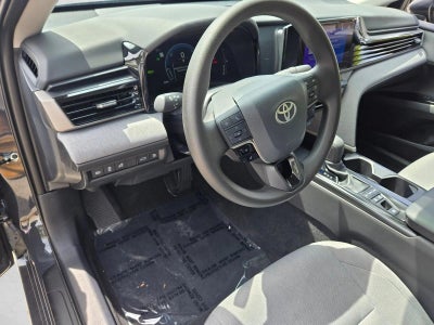 2025 Toyota Camry LE (SE)