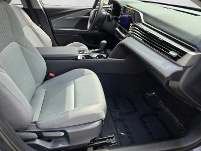 2025 Toyota Camry LE (SE)