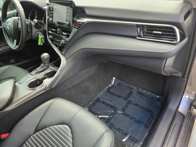 2023 Toyota Camry SE Auto (SE)