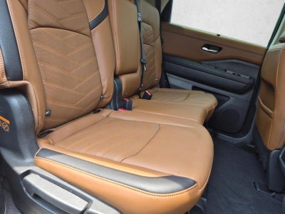 2025 Nissan Pathfinder Platinum 2WD