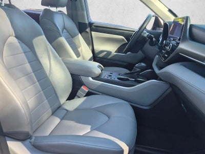 2023 Toyota Highlander XLE FWD (Natl)