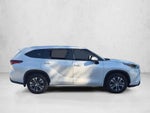 2023 Toyota Highlander XLE FWD (Natl)