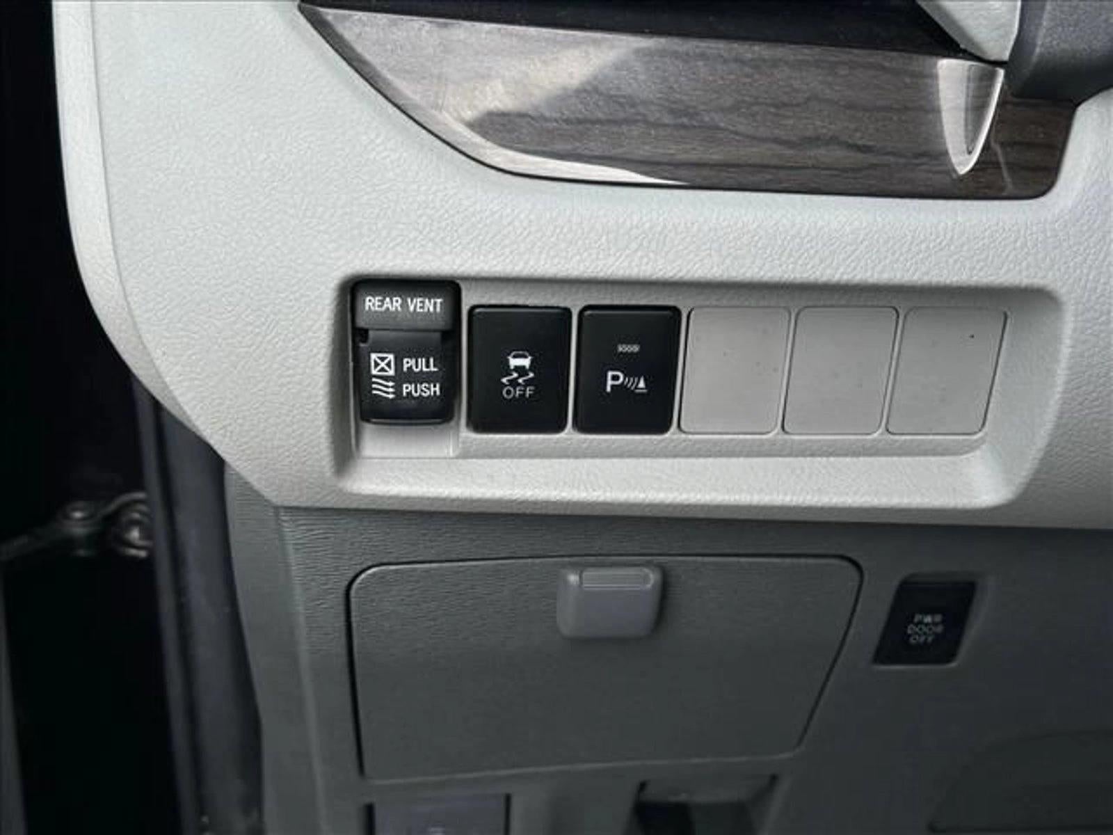 2020 Toyota Sienna XLE FWD 8-Passenger (Natl)