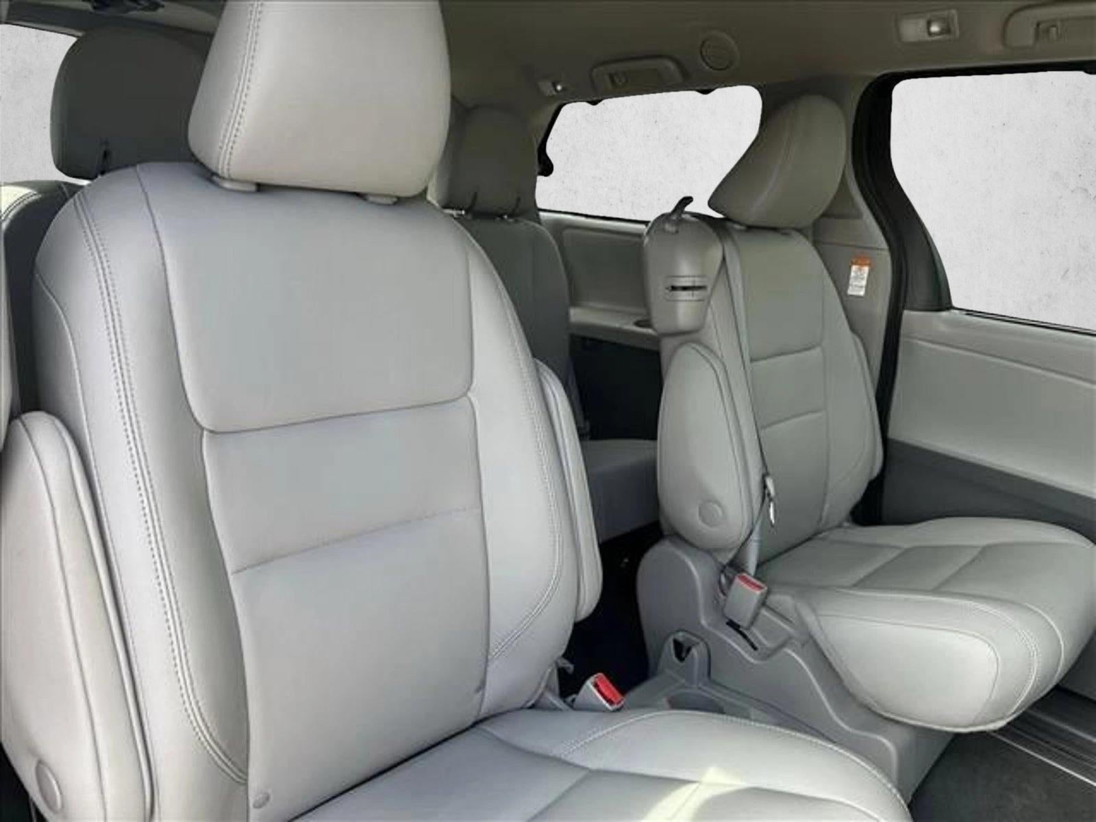 2020 Toyota Sienna XLE FWD 8-Passenger (Natl)