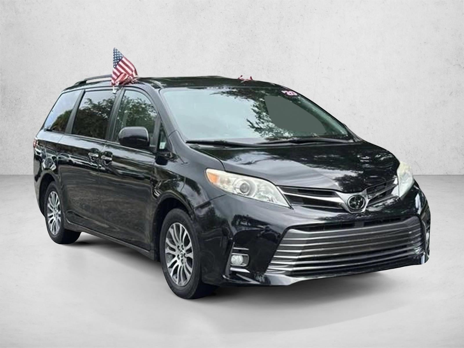 2020 Toyota Sienna XLE FWD 8-Passenger (Natl)