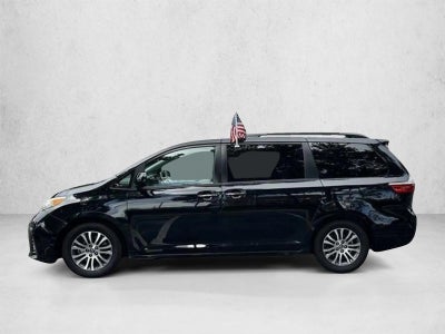 2020 Toyota Sienna XLE FWD 8-Passenger (Natl)