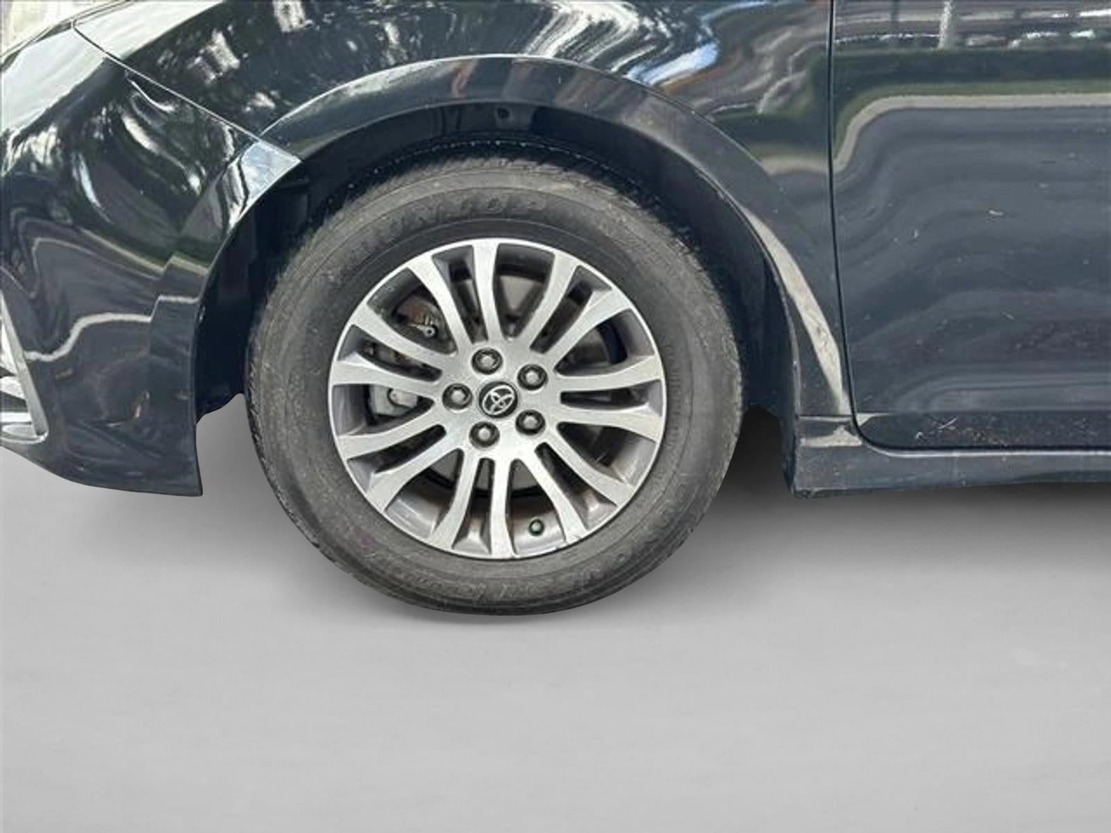 2020 Toyota Sienna XLE FWD 8-Passenger (Natl)