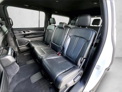 2024 Jeep Wagoneer 4x2