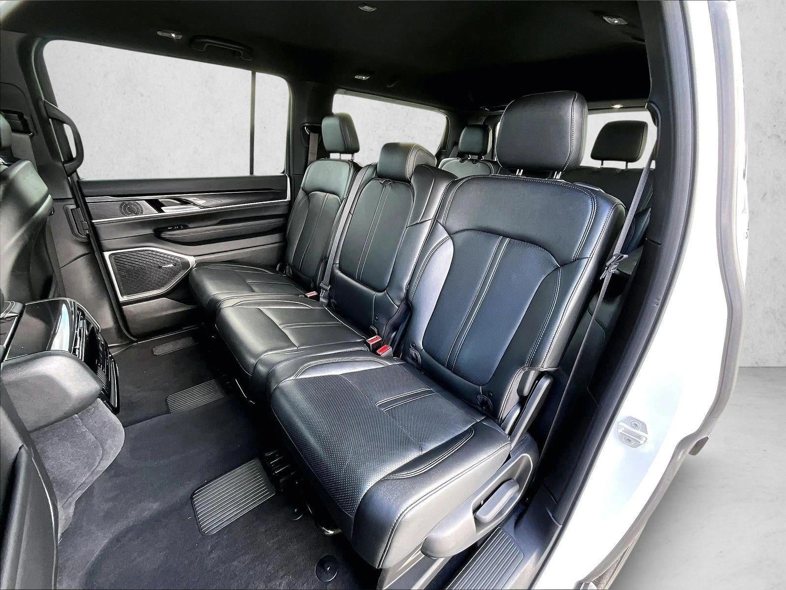 2024 Jeep Wagoneer 4x2