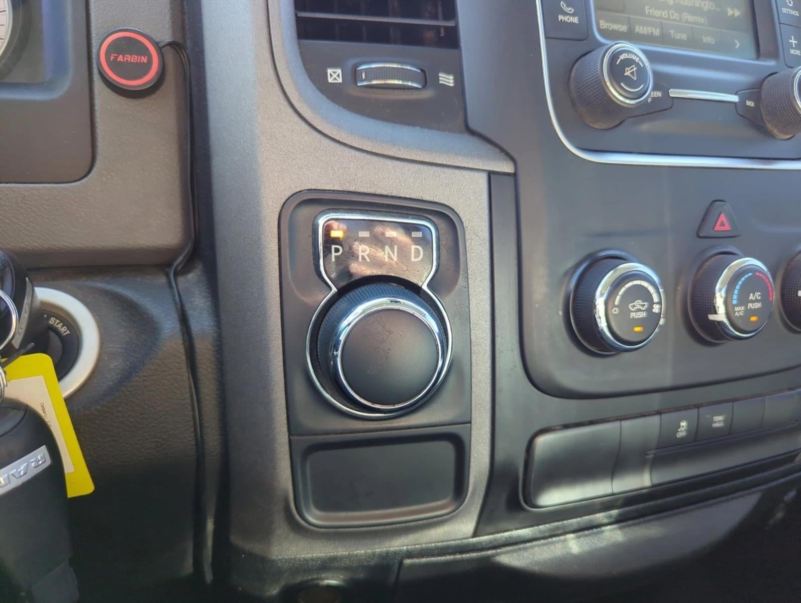 2018 RAM 1500 Express 4x2 Crew Cab 5'7" Box