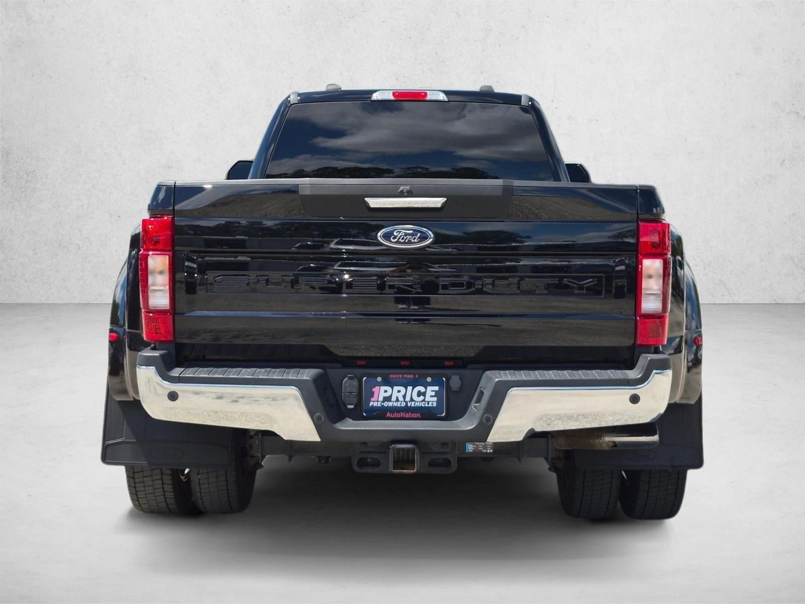 2022 Ford Super Duty F-450 DRW XLT 4WD Crew Cab 8' Box