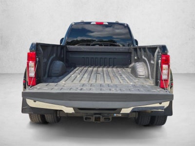 2022 Ford Super Duty F-450 DRW XLT 4WD Crew Cab 8' Box
