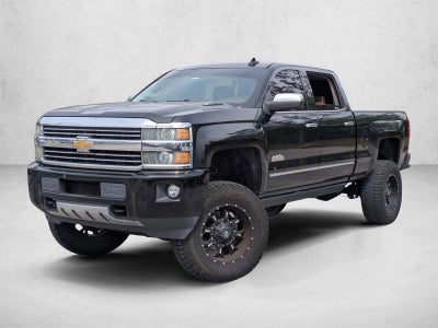 2015 Chevrolet Silverado 2500HD Built After Aug 14 Crew Cab Standard Box 4-Wheel Drive High Country
