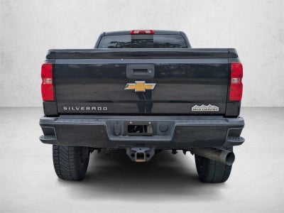 2015 Chevrolet Silverado 2500HD Built After Aug 14 Crew Cab Standard Box 4-Wheel Drive High Country