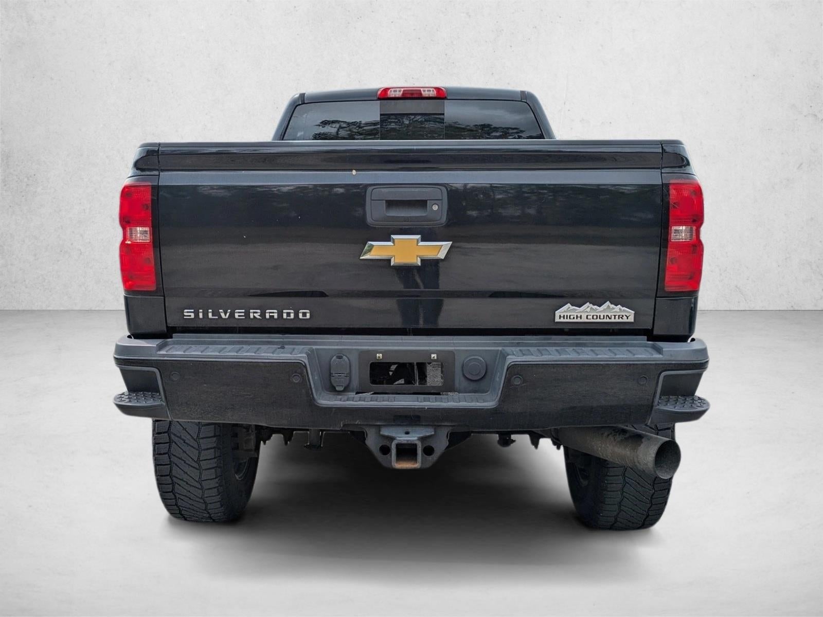 2015 Chevrolet Silverado 2500HD Built After Aug 14 Crew Cab Standard Box 4-Wheel Drive High Country