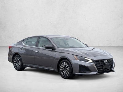 2024 Nissan Altima 2.5 SV Sedan