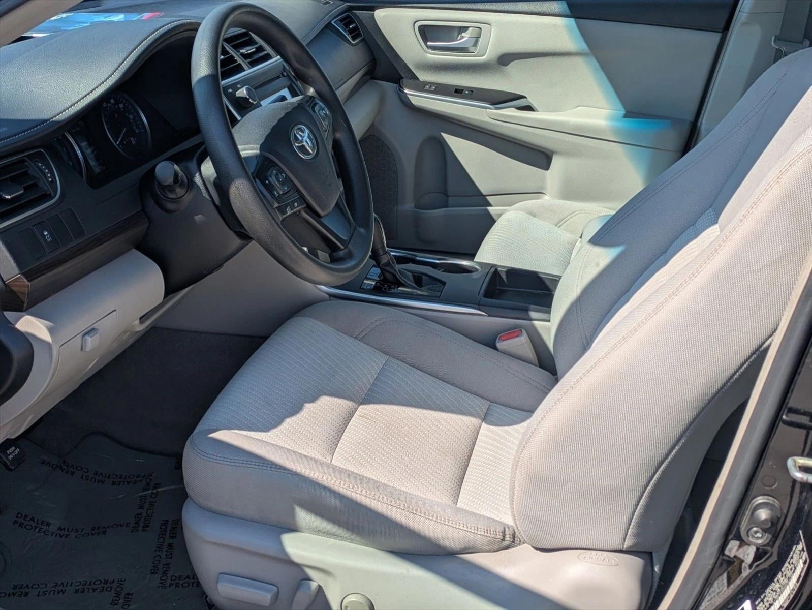 2017 Toyota Camry LE Auto (SE)
