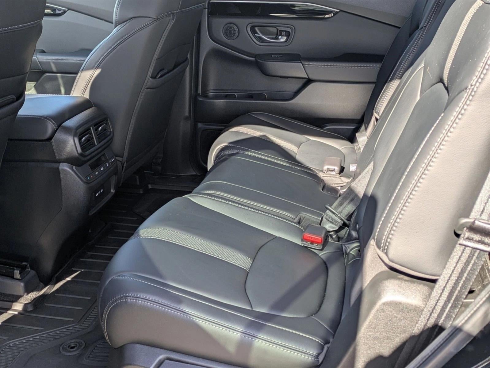 2024 Honda Pilot Touring 2WD