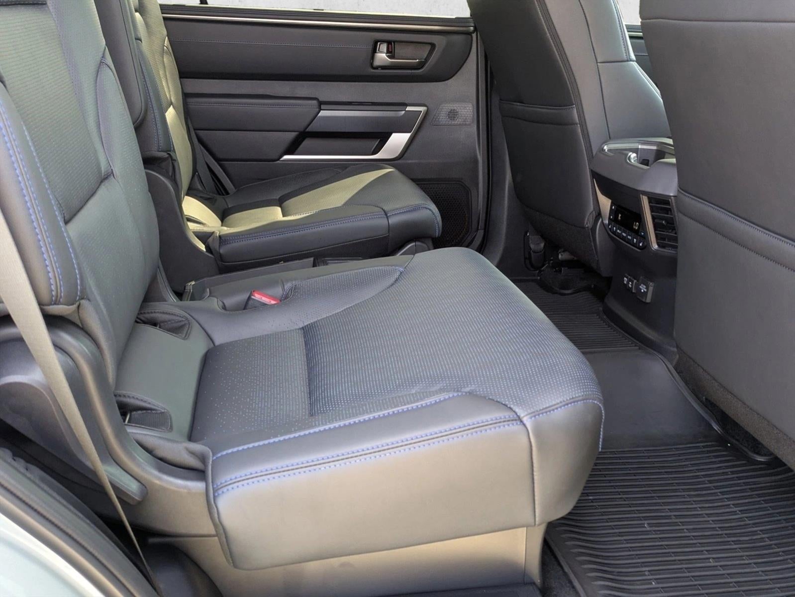 2026 Toyota Sequoia Platinum 4WD (Natl)