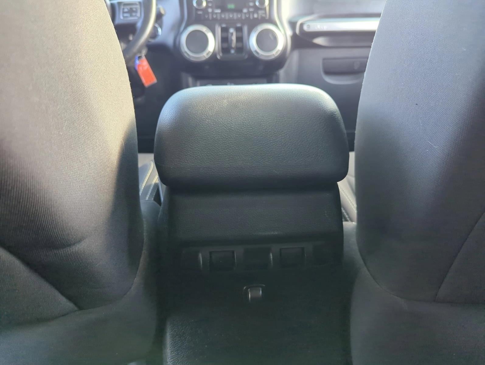 2015 Jeep Wrangler Unlimited 4WD 4dr Sahara