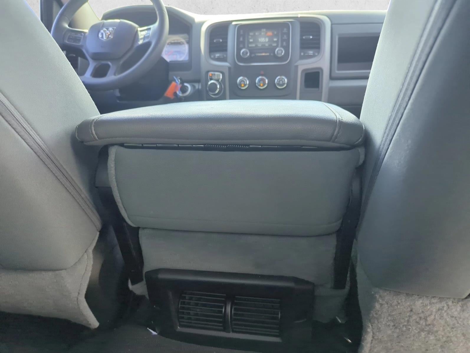 2018 RAM 1500 Express 4x2 Crew Cab 5'7" Box