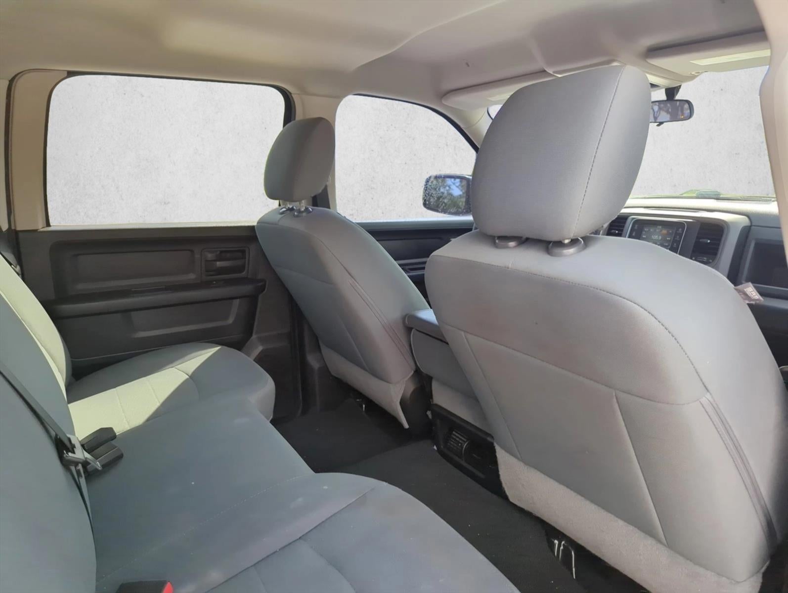2018 RAM 1500 Express 4x2 Crew Cab 5'7" Box