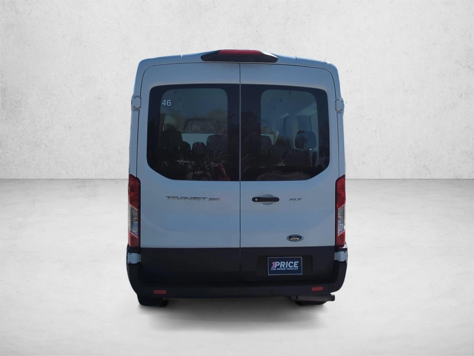 2022 Ford Transit Passenger Wagon T-350 148" Med Roof XLT RWD