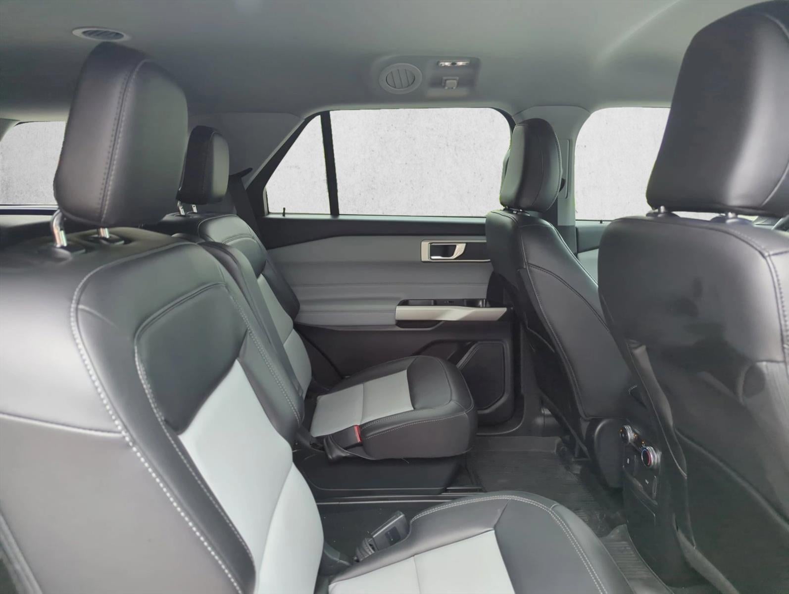 2023 Ford Explorer XLT RWD