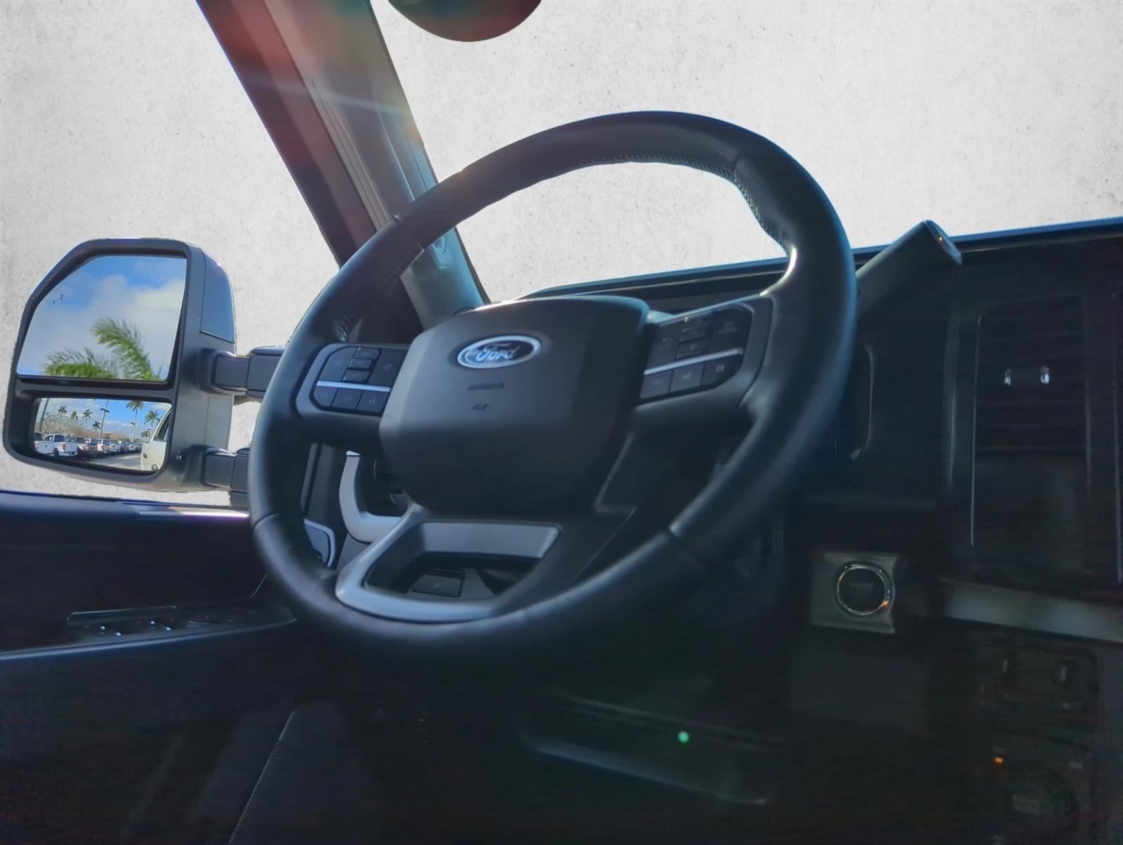 2024 Ford Super Duty F-250 SRW LARIAT 4WD Crew Cab 6.75' Box