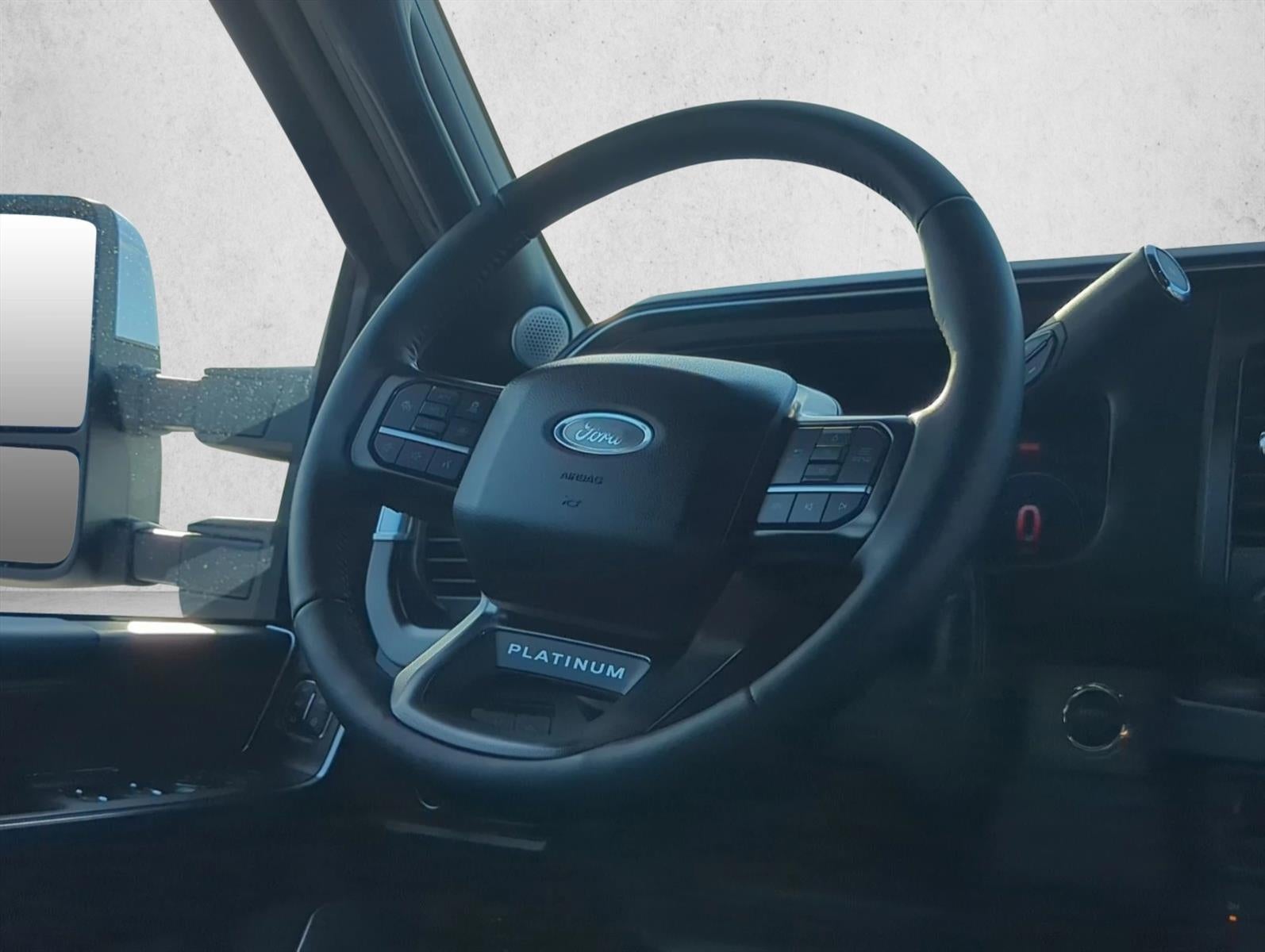 2024 Ford Super Duty F-350 SRW Platinum 4WD Crew Cab 6.75' Box