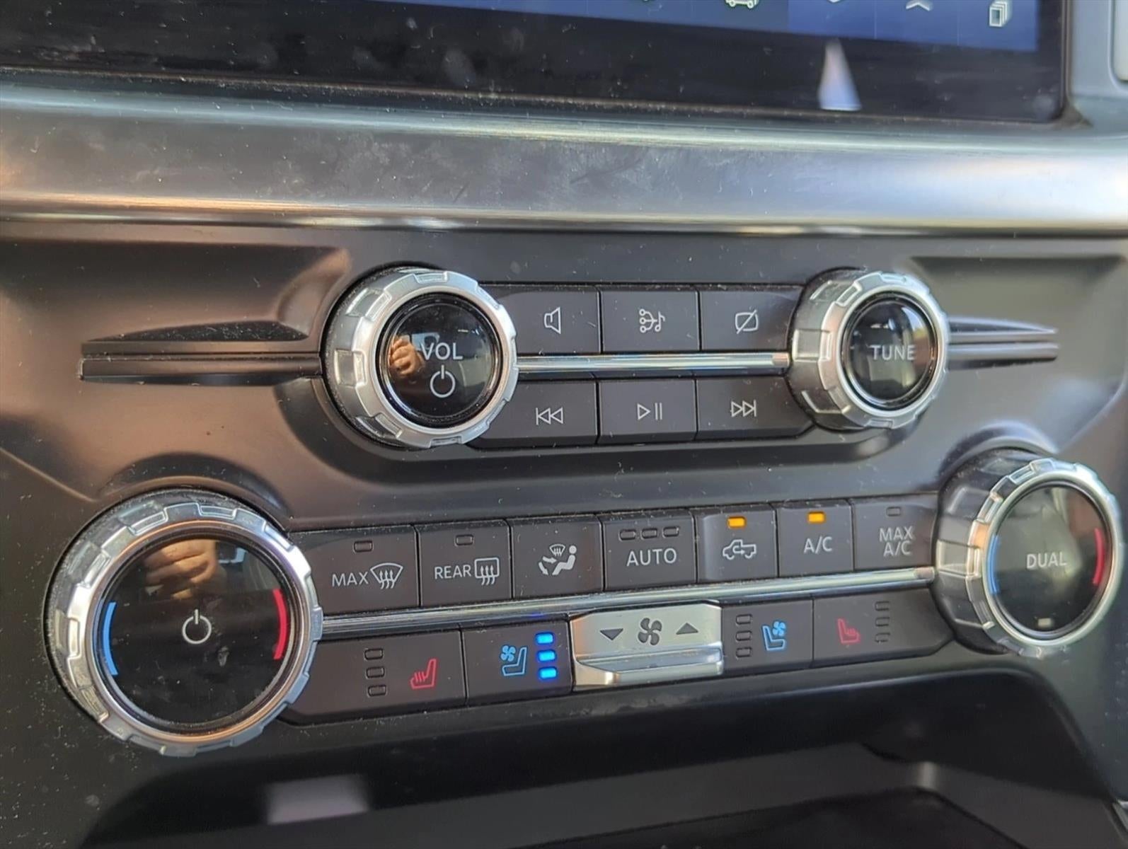 2022 Ford F-150 LARIAT 4WD SuperCrew 5.5' Box