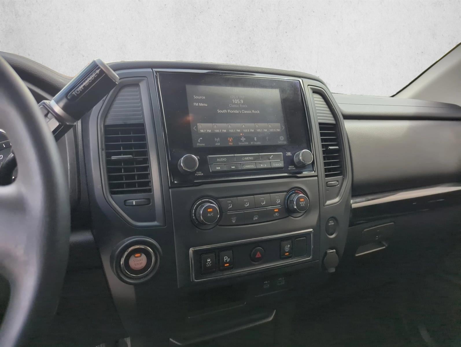 2024 Nissan Titan 4x2 Crew Cab SV