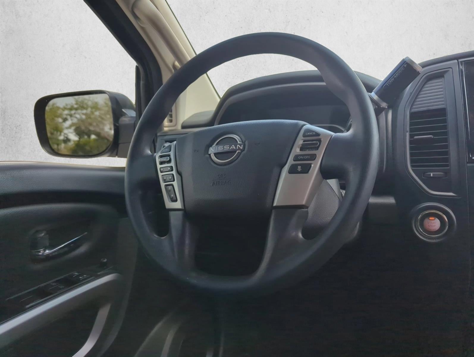 2024 Nissan Titan 4x2 Crew Cab SV
