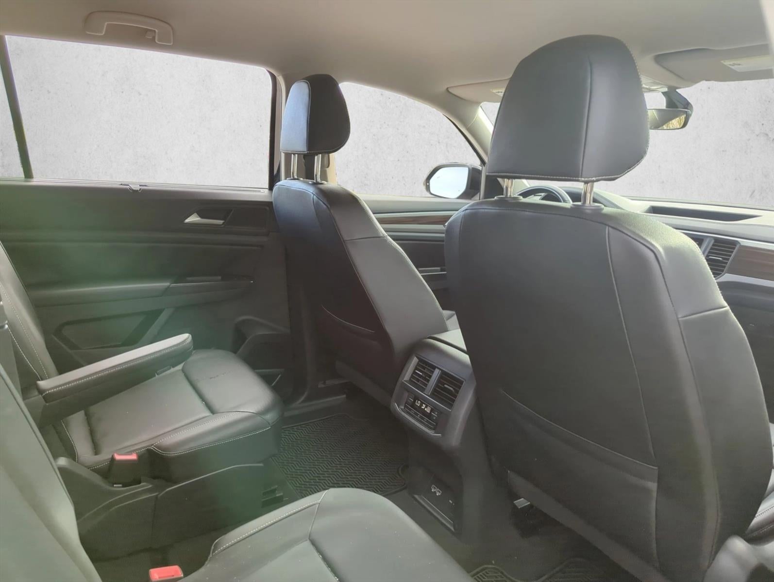 2021 Volkswagen Atlas 2021.5 3.6L V6 SE w/Technology 4MOTION