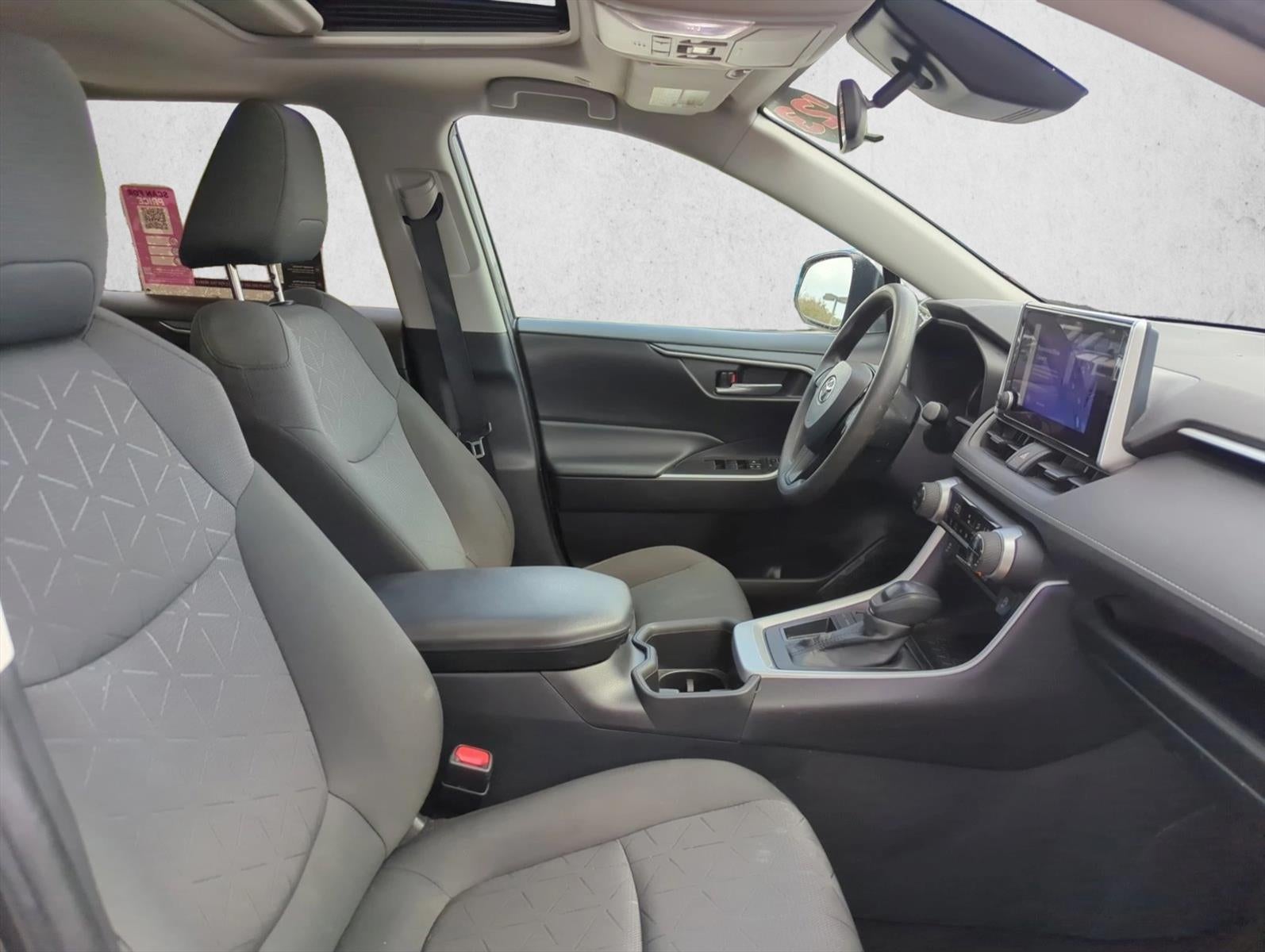 2023 Toyota RAV4 XLE FWD (GS)