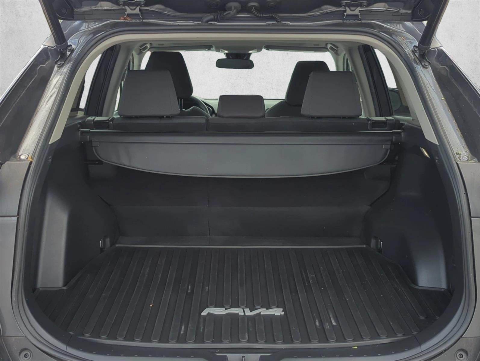 2023 Toyota RAV4 XLE FWD (GS)