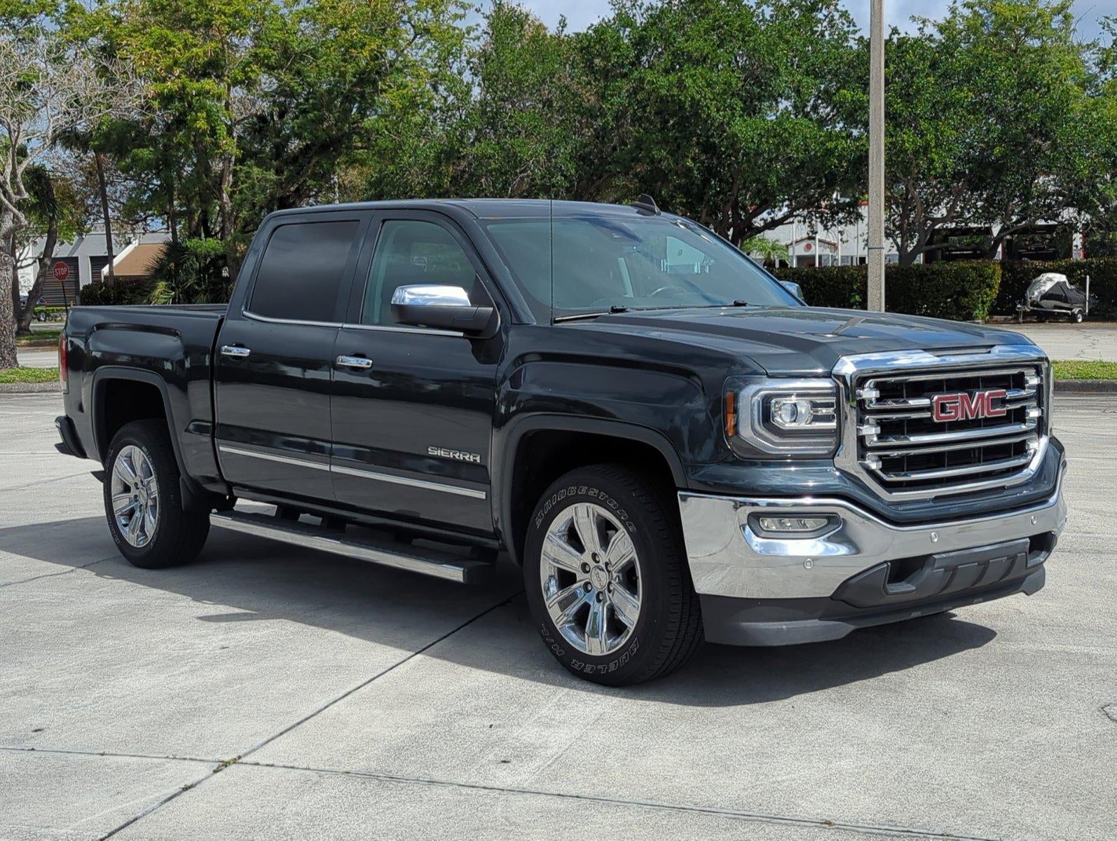 2017 GMC Sierra 1500 Crew Cab Short Box 2-Wheel Drive SLT