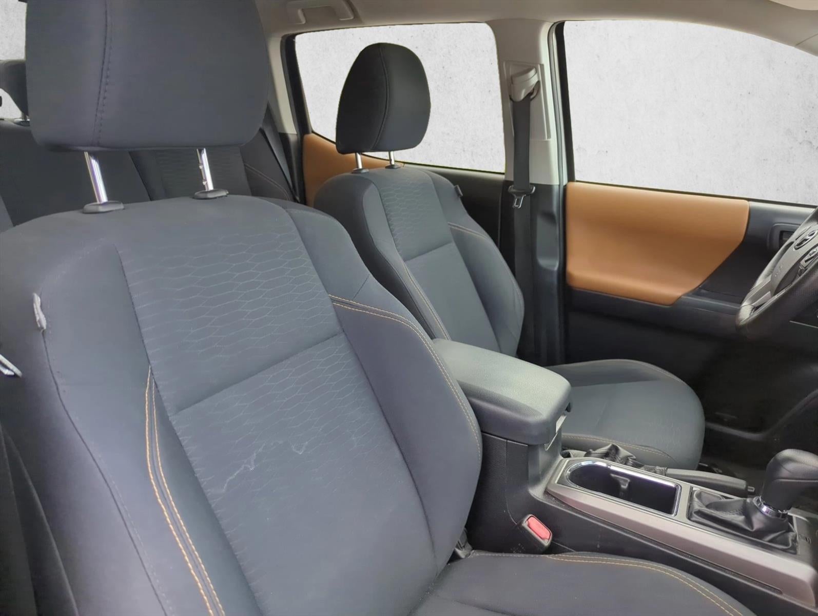 2019 Toyota Tacoma 2WD 2WD SR5 Double Cab 5' Bed V6 AT (GS)