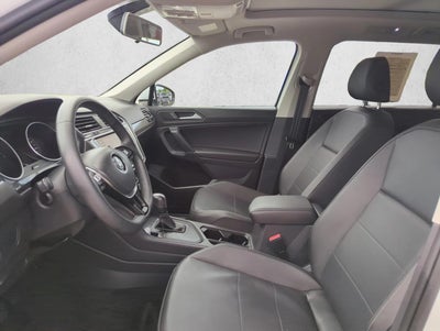 2020 Volkswagen Tiguan 2.0T SE FWD