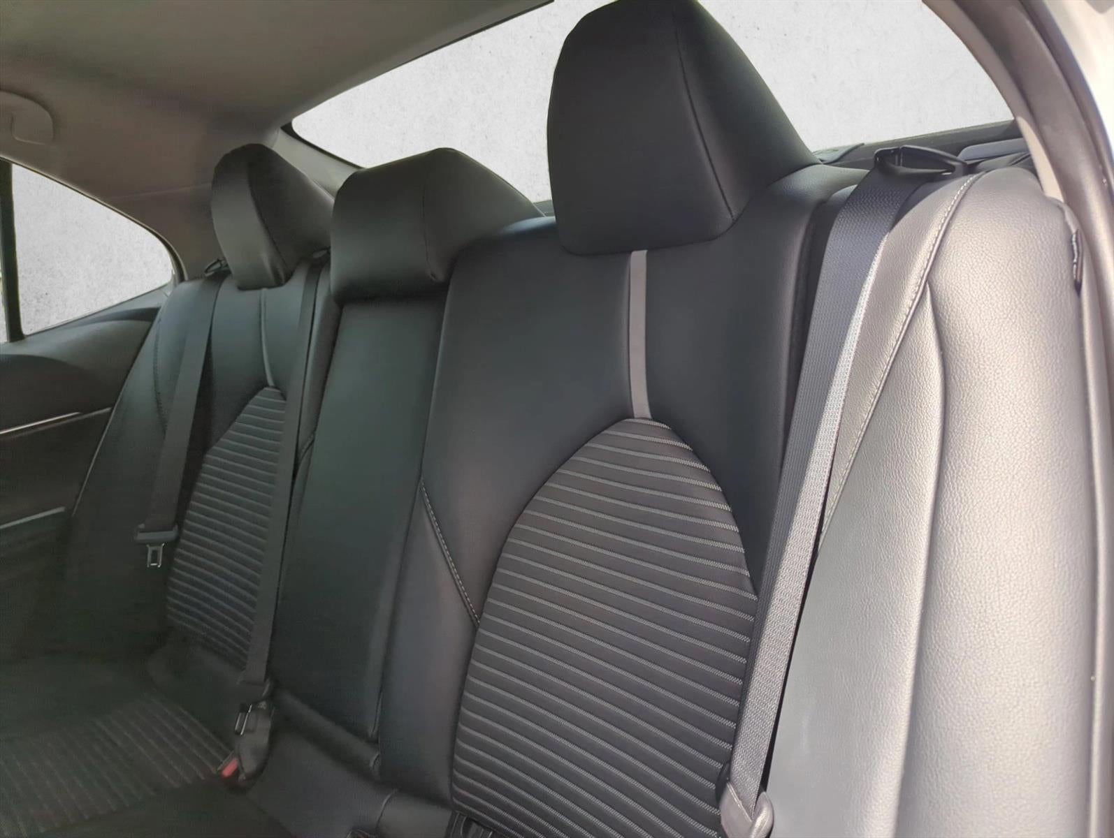 2019 Toyota Camry SE Auto (SE)
