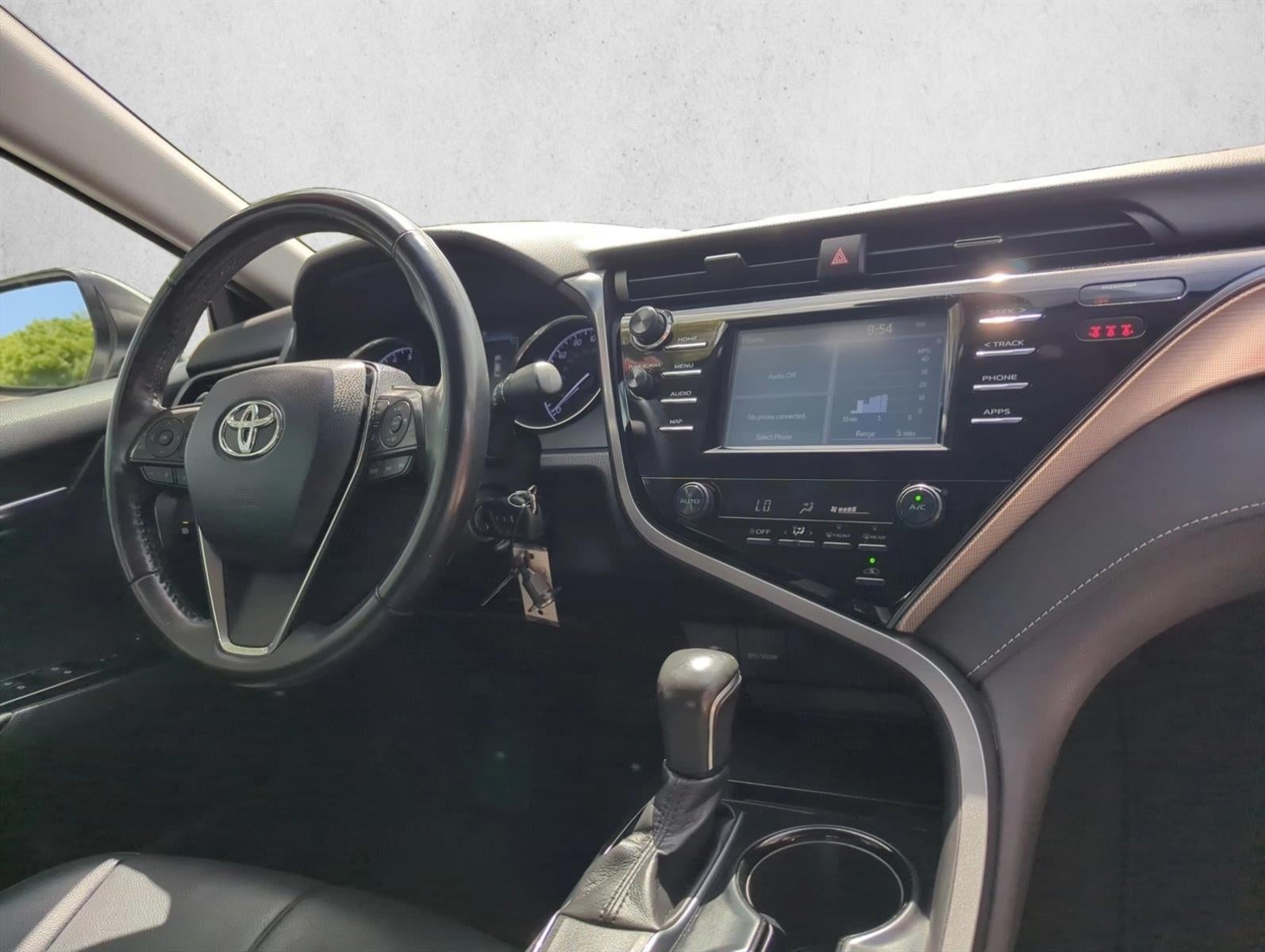 2019 Toyota Camry SE Auto (SE)