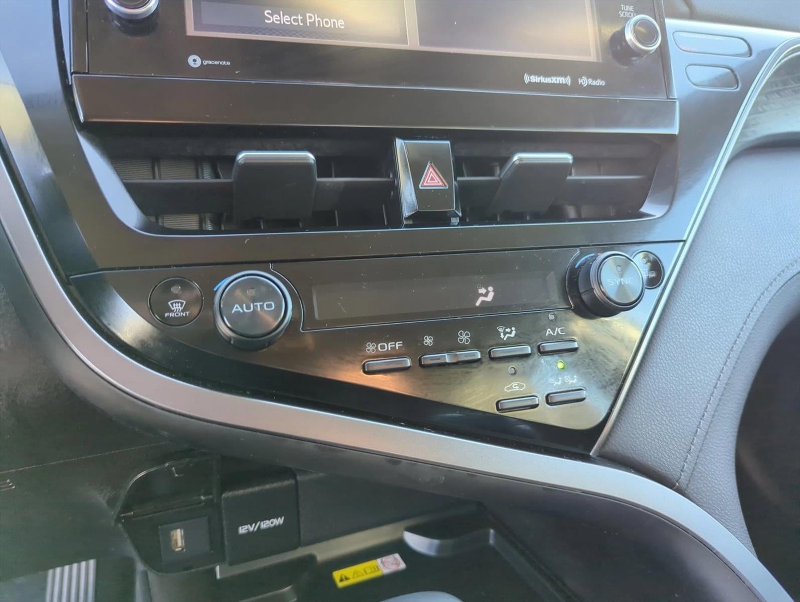 2023 Toyota Camry Hybrid XLE CVT (Natl)