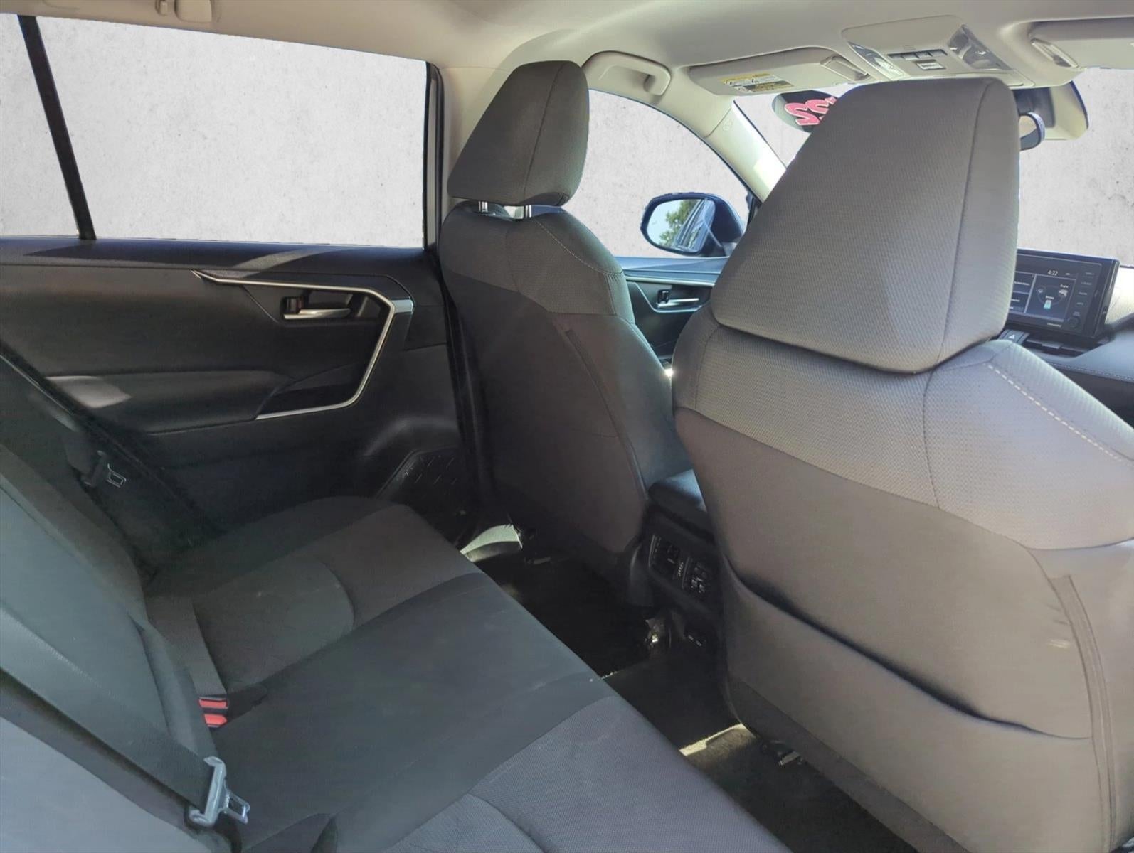 2022 Toyota RAV4 Hybrid XLE AWD (Natl)