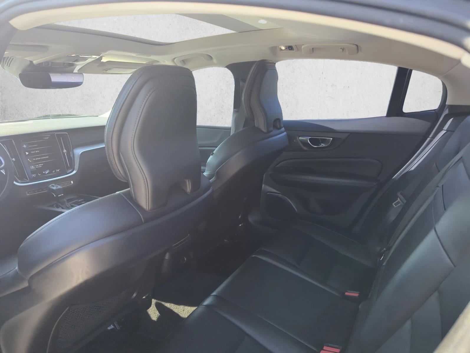 2020 Volvo S60 T6 AWD Momentum