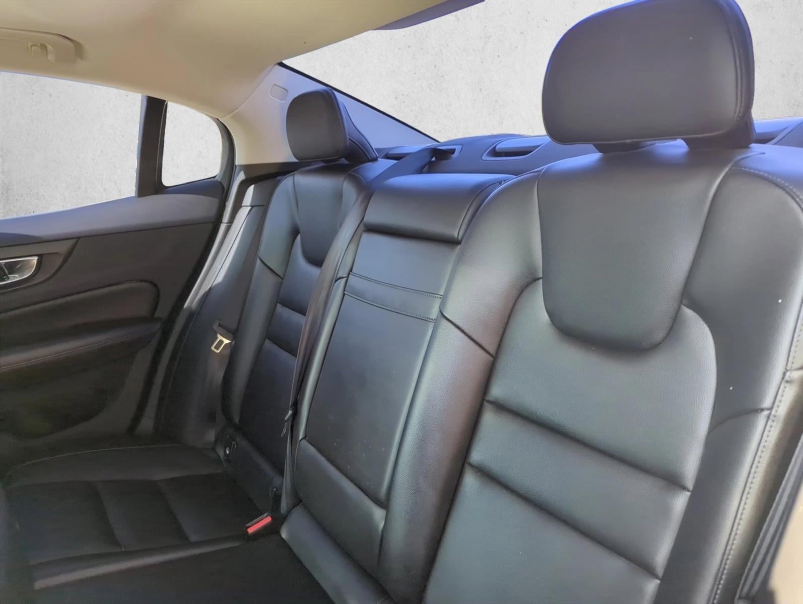 2020 Volvo S60 T6 AWD Momentum